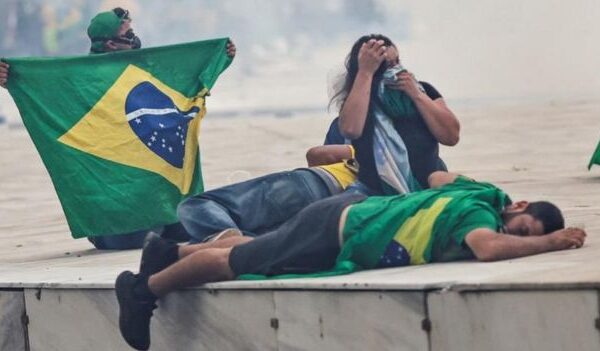 Aparat Brasil Menahan 1.500 Orang Setelah Serbuan Terhadap Istana Kepresidenan